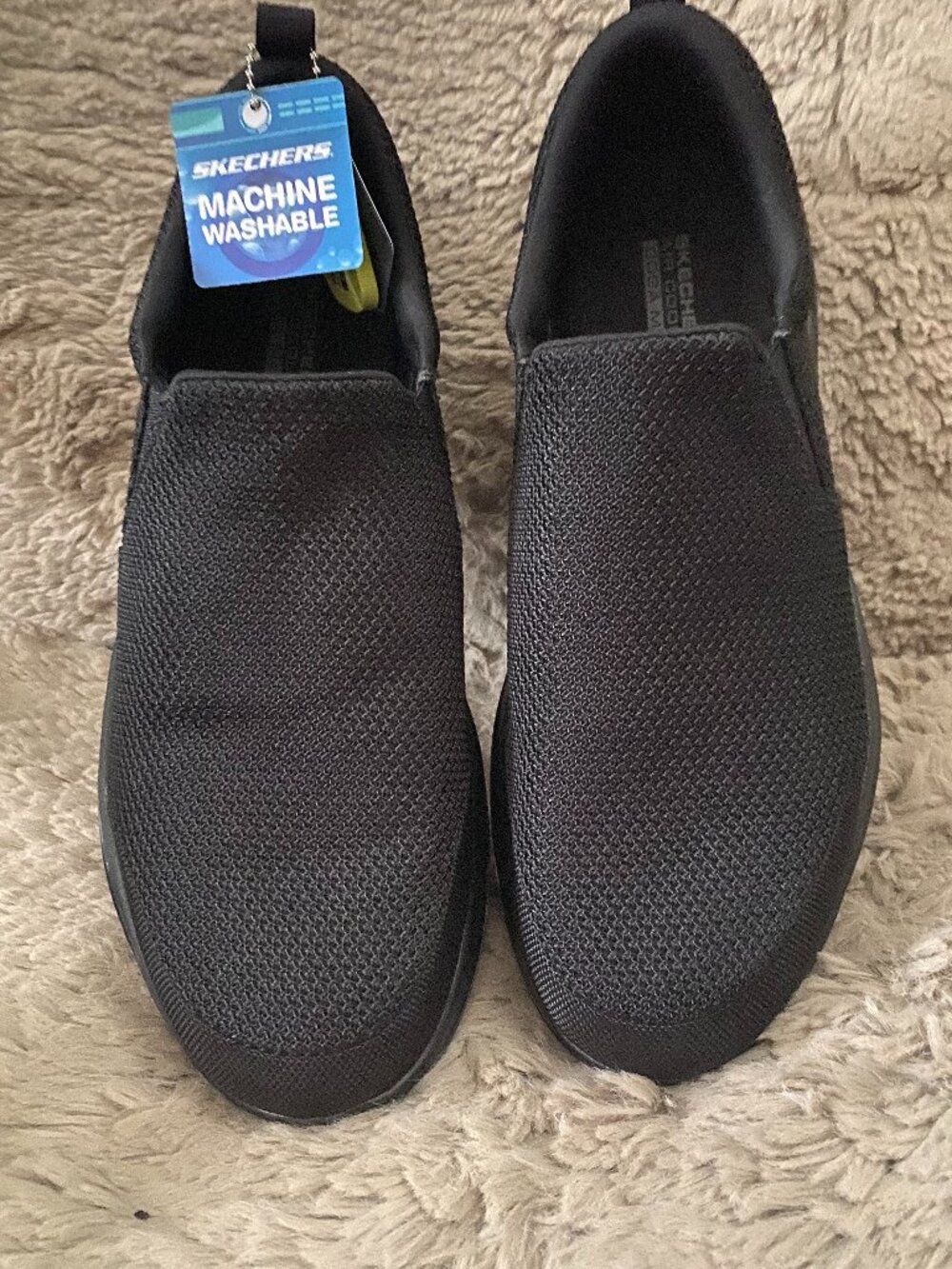 SKECHERS SLIP ONS